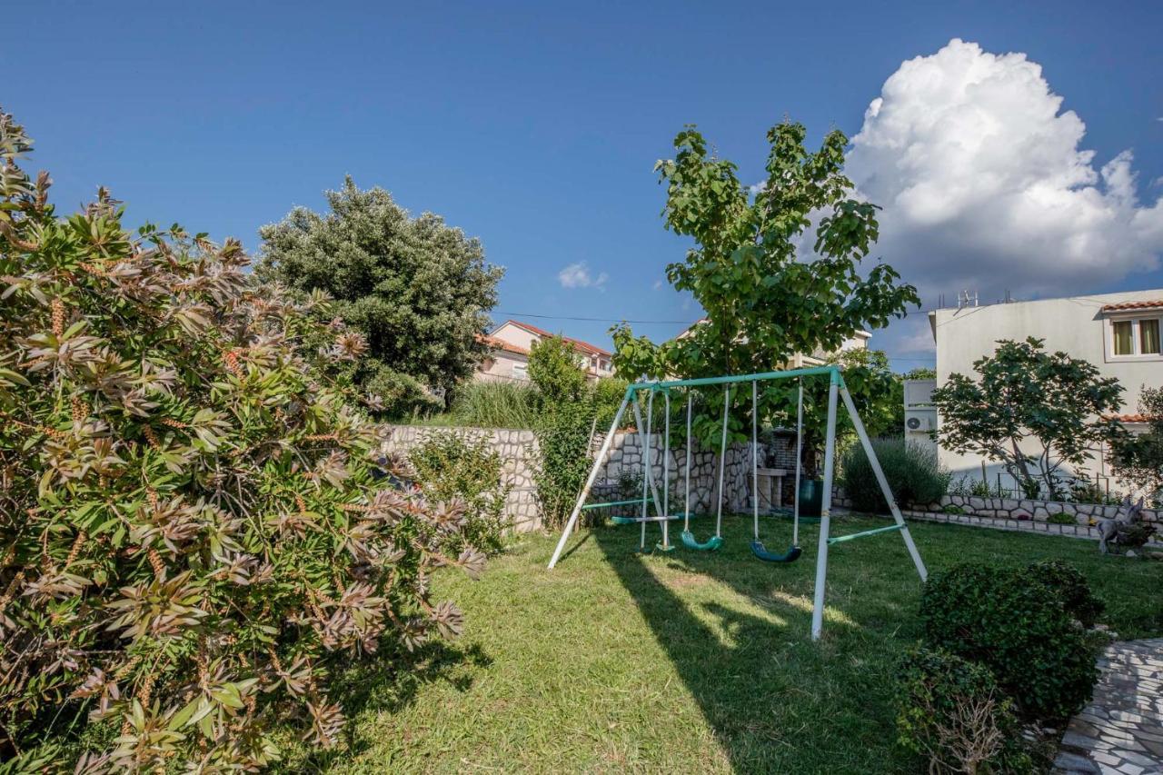 Paradise Apartments Лопар Екстериор снимка