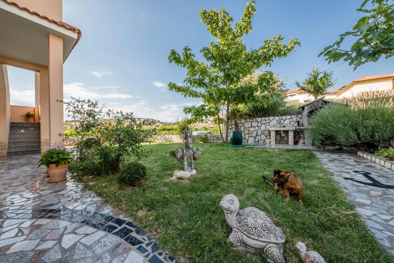 Paradise Apartments Лопар Екстериор снимка