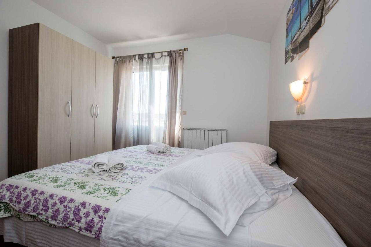 Paradise Apartments Лопар Екстериор снимка