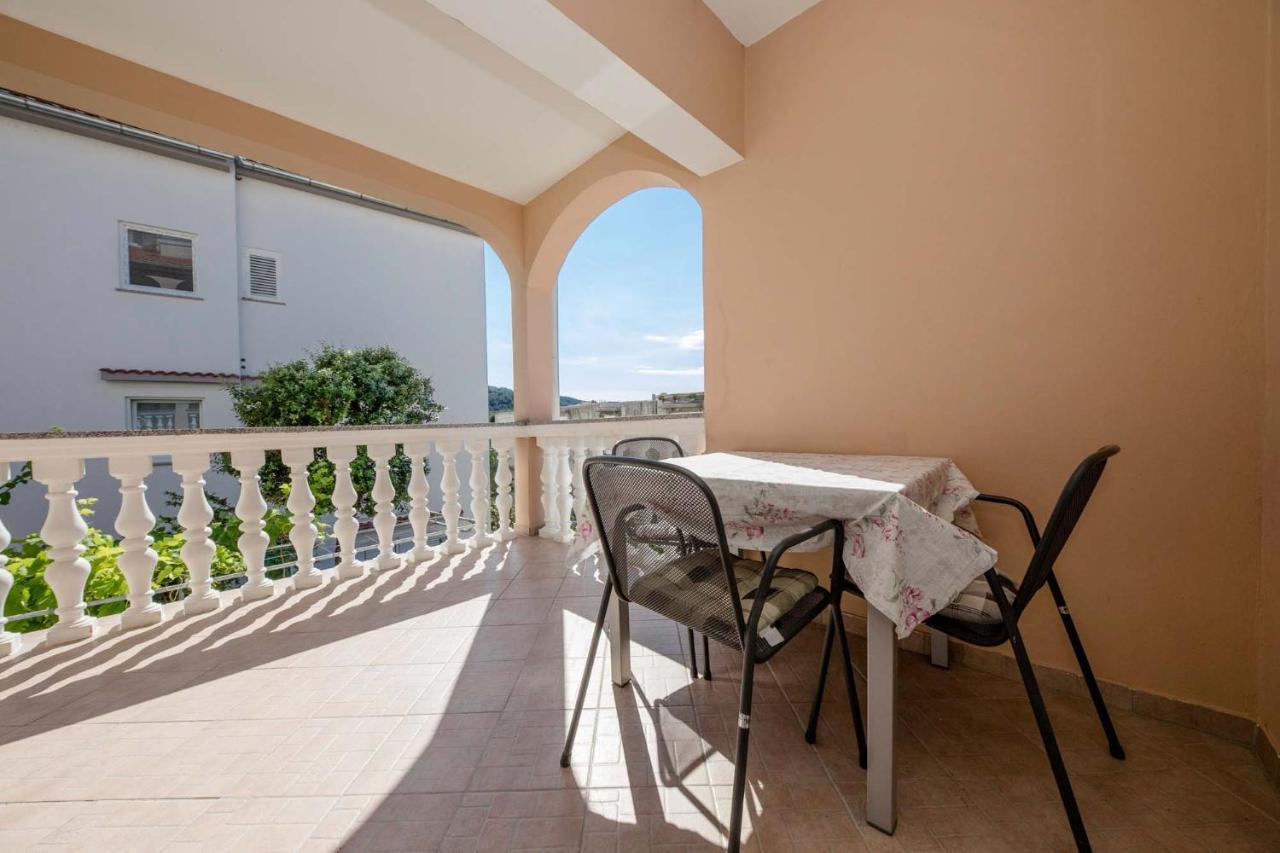 Paradise Apartments Лопар Екстериор снимка
