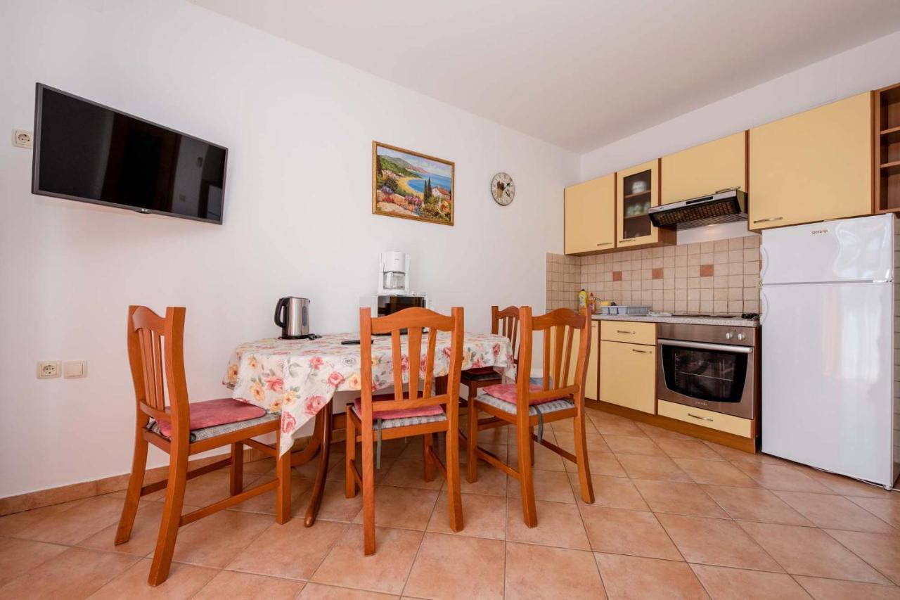Paradise Apartments Лопар Екстериор снимка