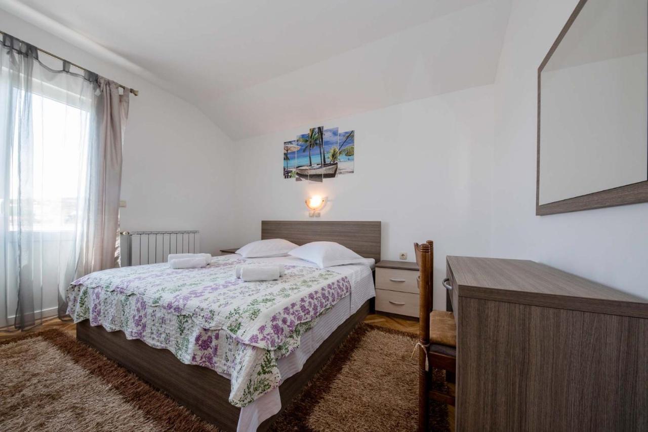 Paradise Apartments Лопар Екстериор снимка