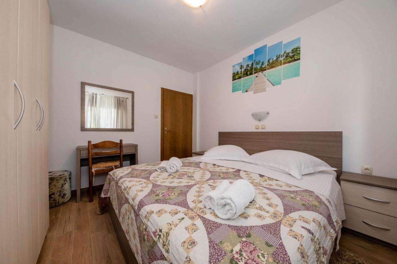 Paradise Apartments Лопар Екстериор снимка