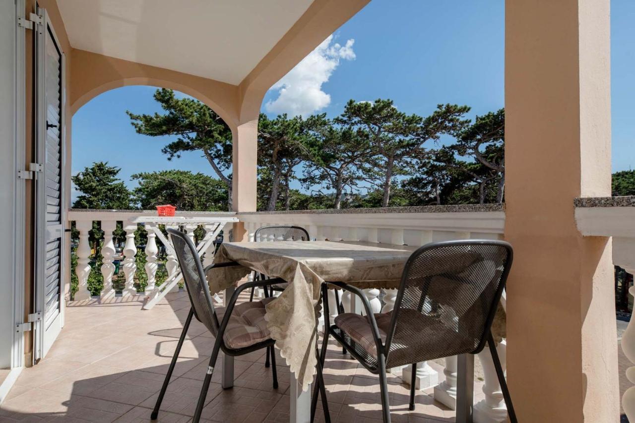 Paradise Apartments Лопар Екстериор снимка