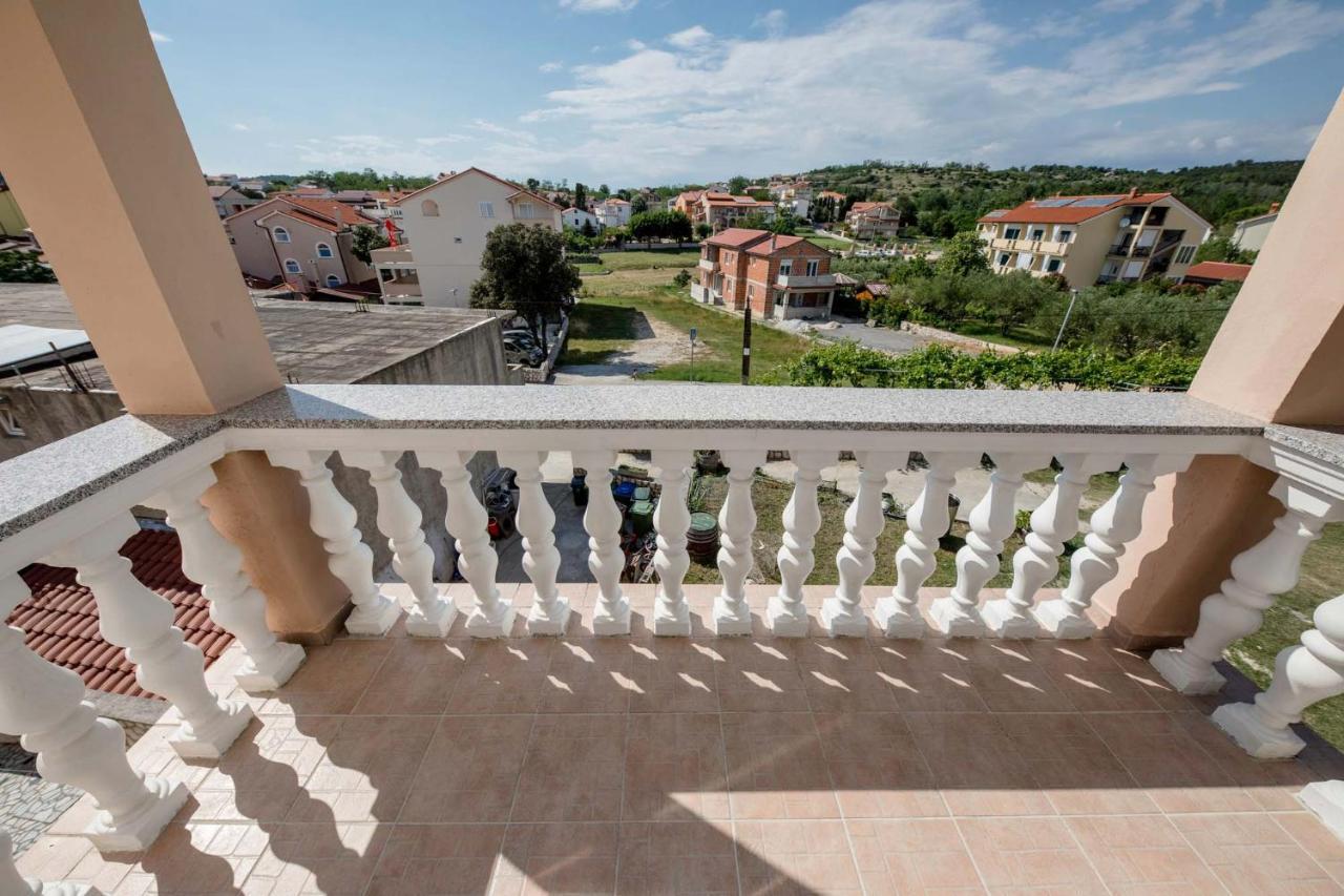 Paradise Apartments Лопар Екстериор снимка