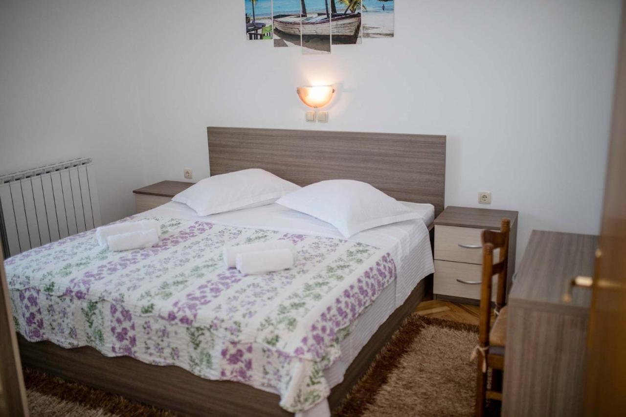 Paradise Apartments Лопар Екстериор снимка